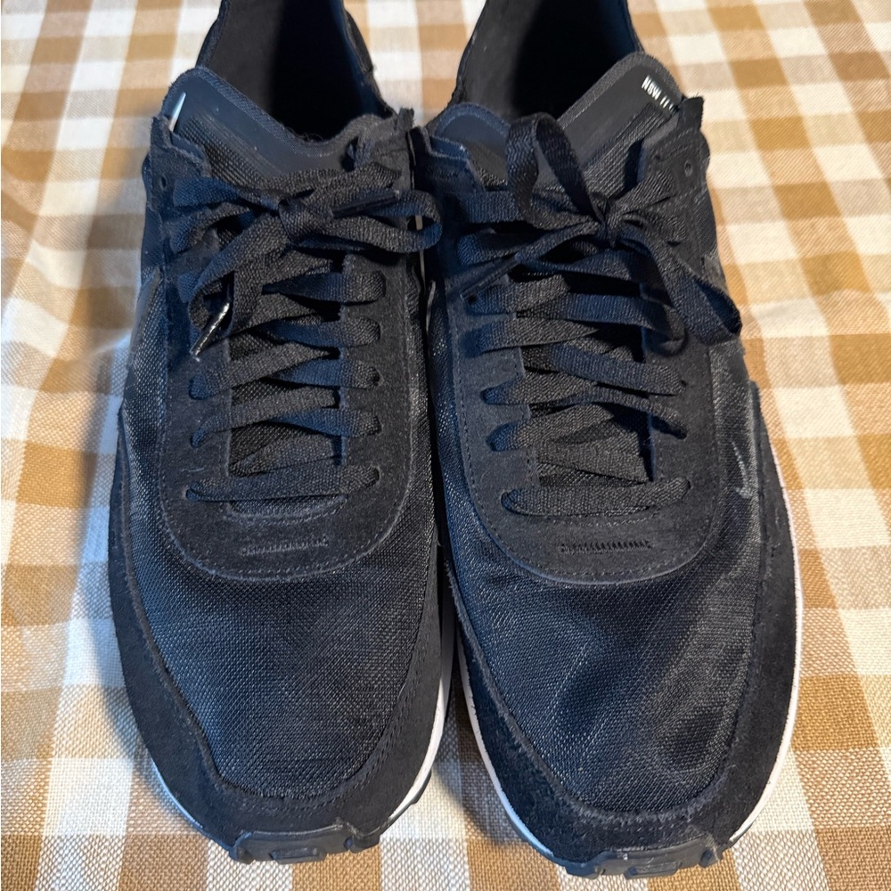 Nike Men's Black and White Sneakers